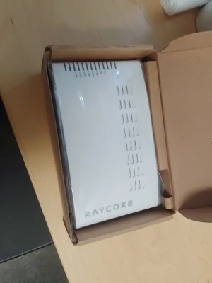 Icotera i4850 fiberkonverter - Säljer en vit fiberkonverter från Icotera, modell i4850. Enheten har portar för LAN/TM och FIBER, och levereras med strömadapter. Perfekt för dig som behöver koppla in fiber i hemmet. Kompakt och stilren design i plast.
