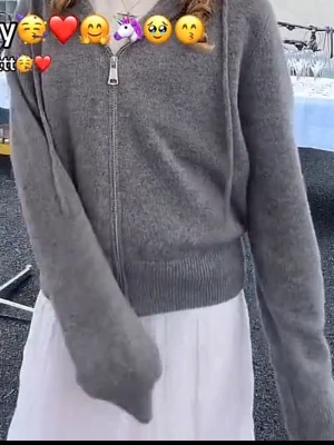 Zara grå zip hoodie - Supersnygg zip up hoodie från zara. Lite tajtare än på bilden!