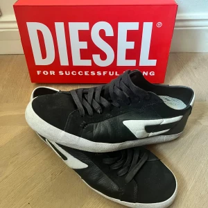 Diesel sneakers - Sjukt snygga sneakers från diesel! Äkta, Tveka inte att komma dms vid minsta fundering, 
