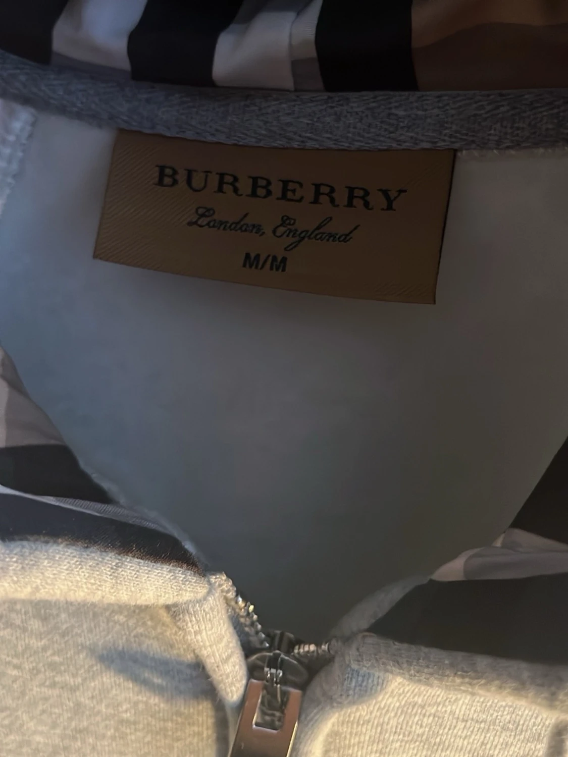 Grå zip-hoodie från Burberry - 2