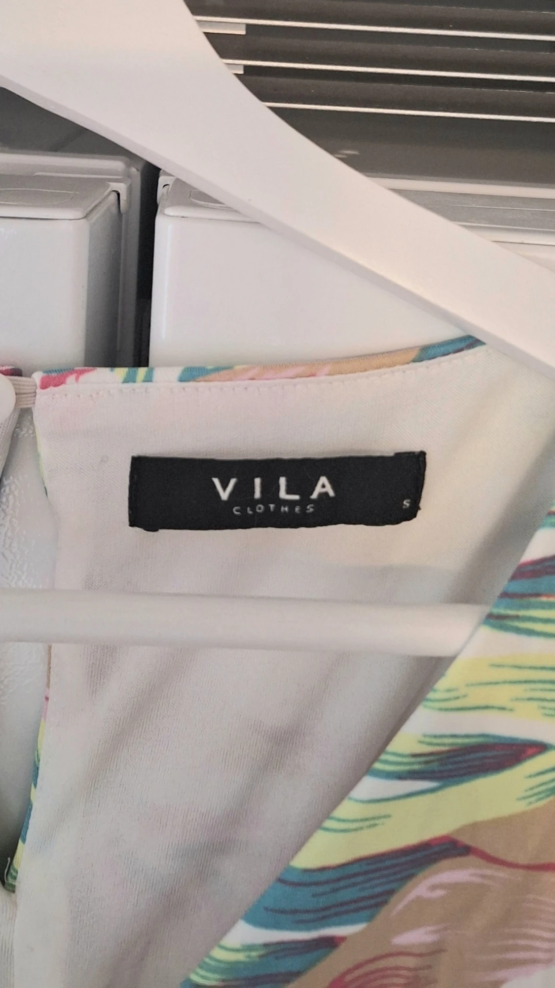 Blommig kortklänning från Vila S - 2