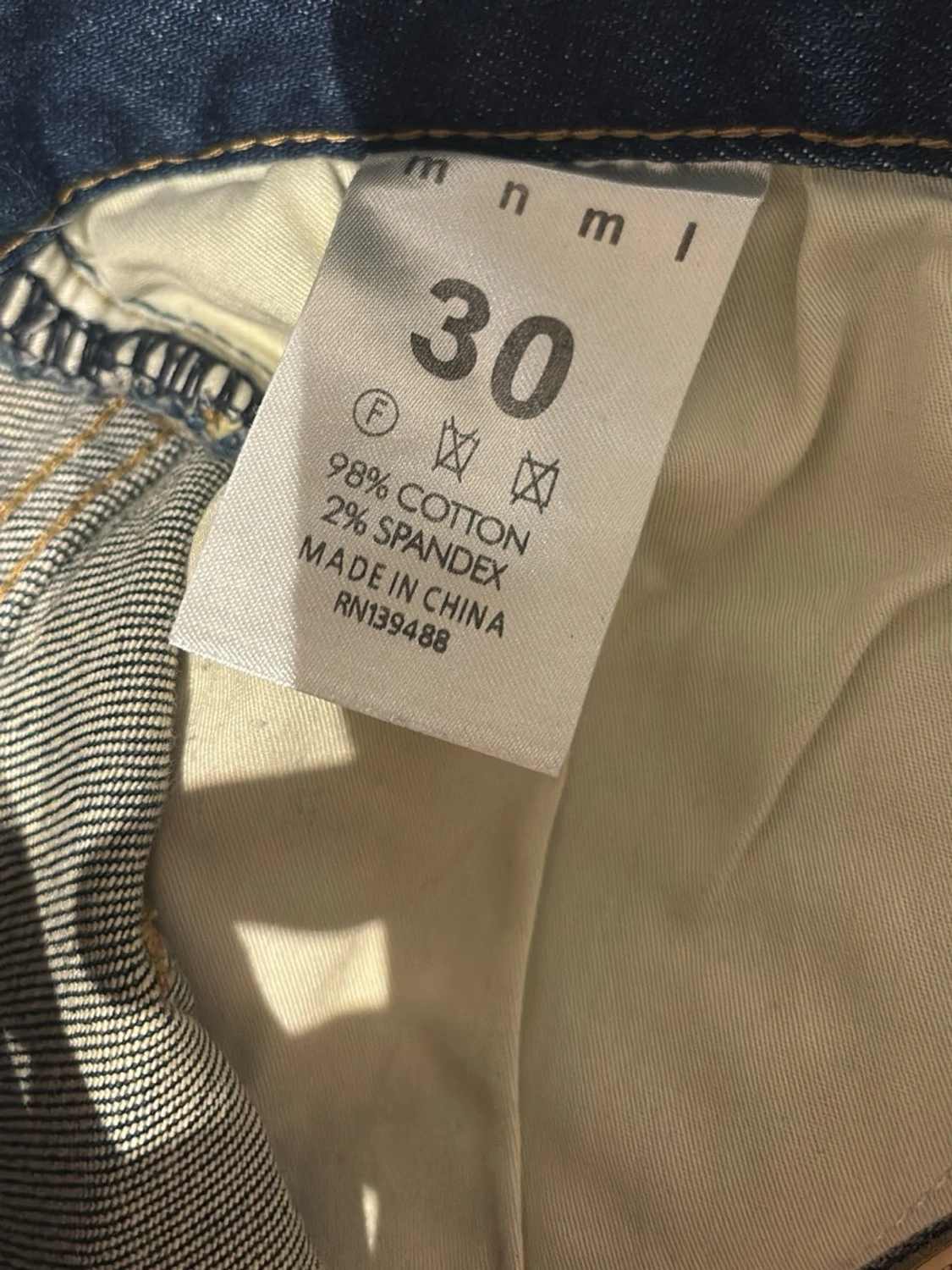 MNML Blåa flared jeans - 3