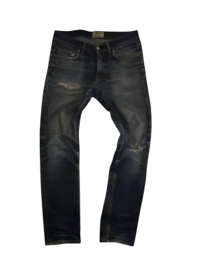 Acne studios jeans  - Acne studios jeans - Storlek: W30/L32 - Fint skick, dock hål i skrevet och bakfickan men kan sys ihop hos skräddare (kanske kan lösa vid önskemål) - Nypris: 5000kr+ - Mitt pris: 499kr - hör av dig vid funderingar 💫