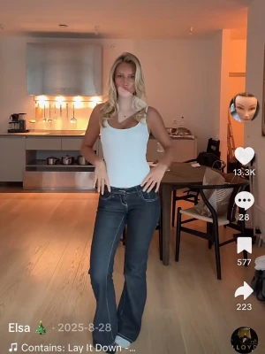 Jeans - Super populära jeans från Gina! Kan självklart skicka egna bilder!