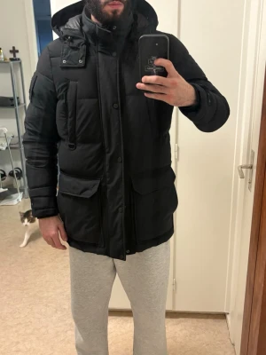 Mosse knuckles limited edition jacka  - Fetaste jackan på marknaden!                                                  Köpt för 11500, finns kvitto och prislapp kvar som köpbevis. Tagit hand om jackan jättebra och kemtvättas givetvis av mig innan jag skickat den till dig!skicka in bud!! 