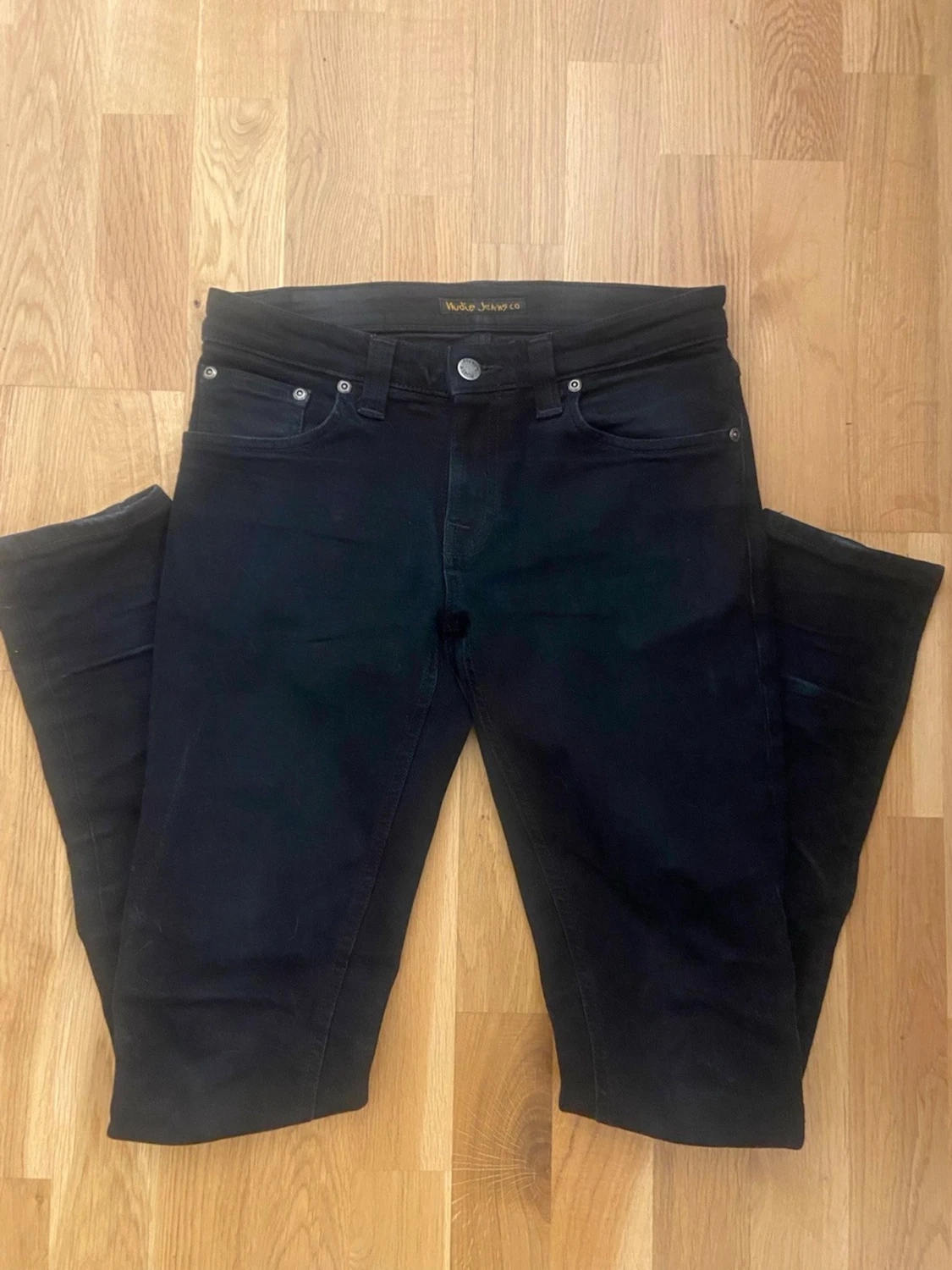 Svarta nudie jeans  - 1