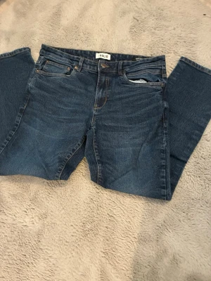 fina jeans från !Solid - Fräscha knappt använda jeans då de ej passade, priset går att diskutera!
