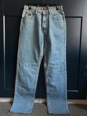 Ralph lauren jeans - Hej!  Säljer ett par Ralph lauren jeans i nyskick. Rak passform.  31/34  Hälsningar   Ludvig
