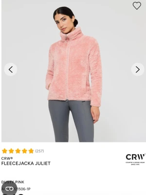 Söker denna rosa fleece jackan från hööks i storlek xs/s - OBS söker denna fleece jackan i dusty pink i storlek xs/s den ska vara helst ny med prislappen på eller så ny som möjligt skriv till mig privat om ni vet någon som har eller att du har en så är jag jätte intresserad 