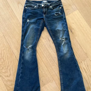 gina jeans💕 - säljer ett par superfina jeans från gina i storlek S.inga som helst tecken på användning.passar perfekt på mig som är 168 cm lång! hur fina som helst!💕