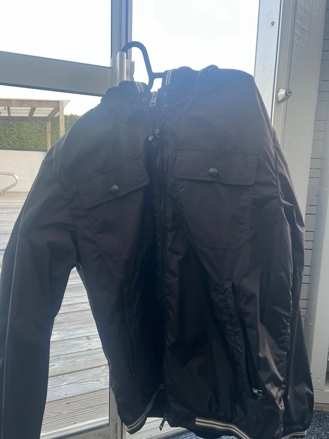 Svart vårjacka från Moncler