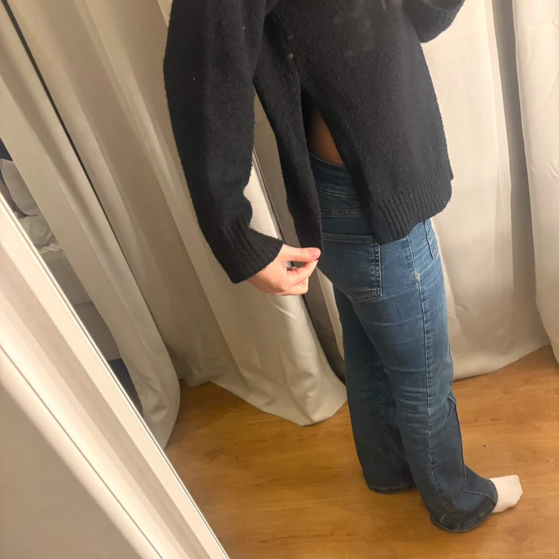 Svart stickad tröja - 1