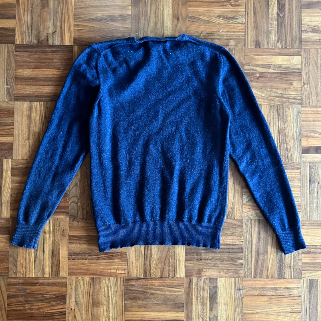 Mörkblå merinoullströja J.Lindeberg - 1
