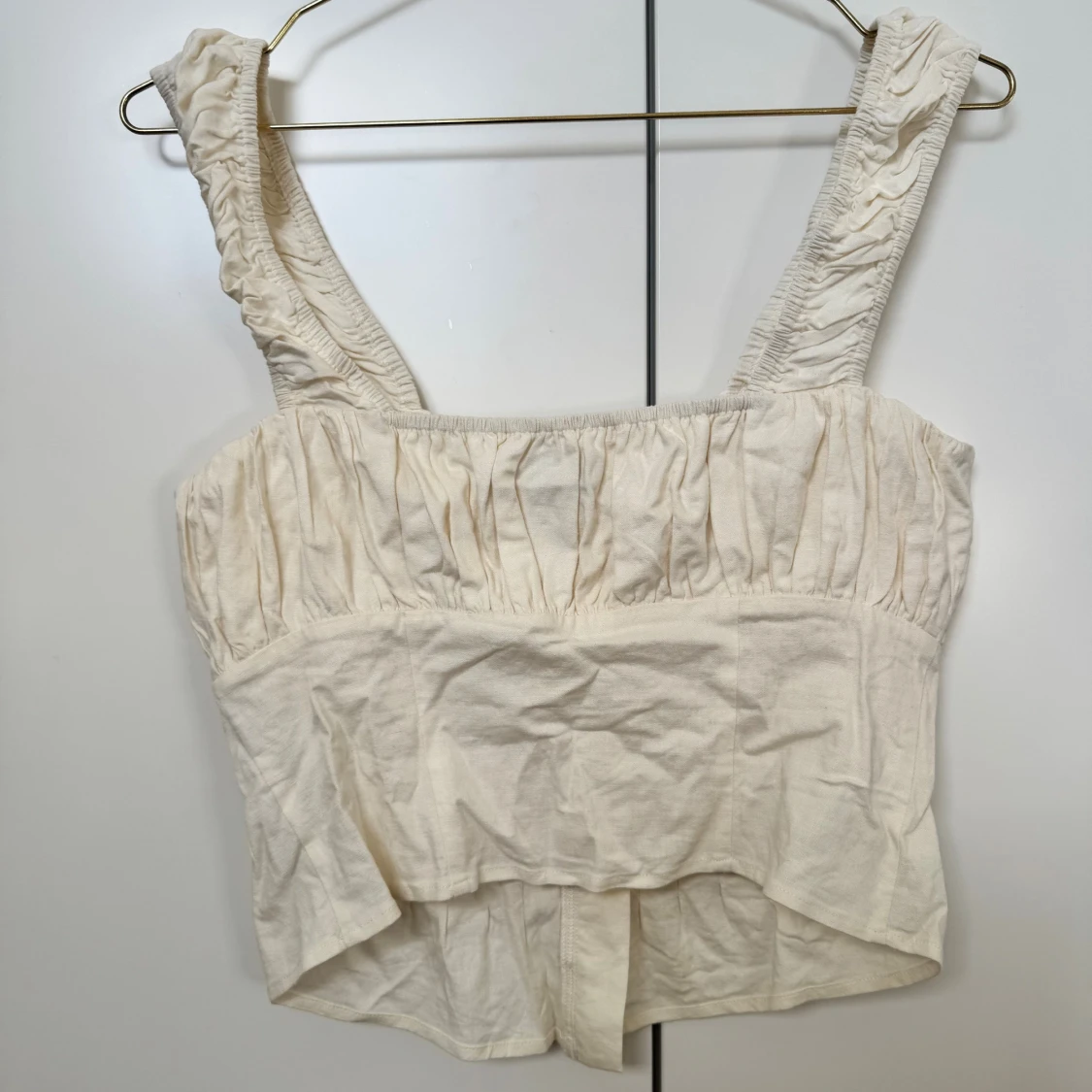 Krämvit linnetopp från NA-KD - 1