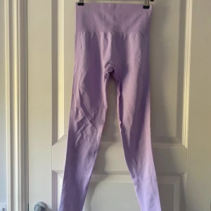Ljuslila leggings från Röhnisch XS/S - Helt nya