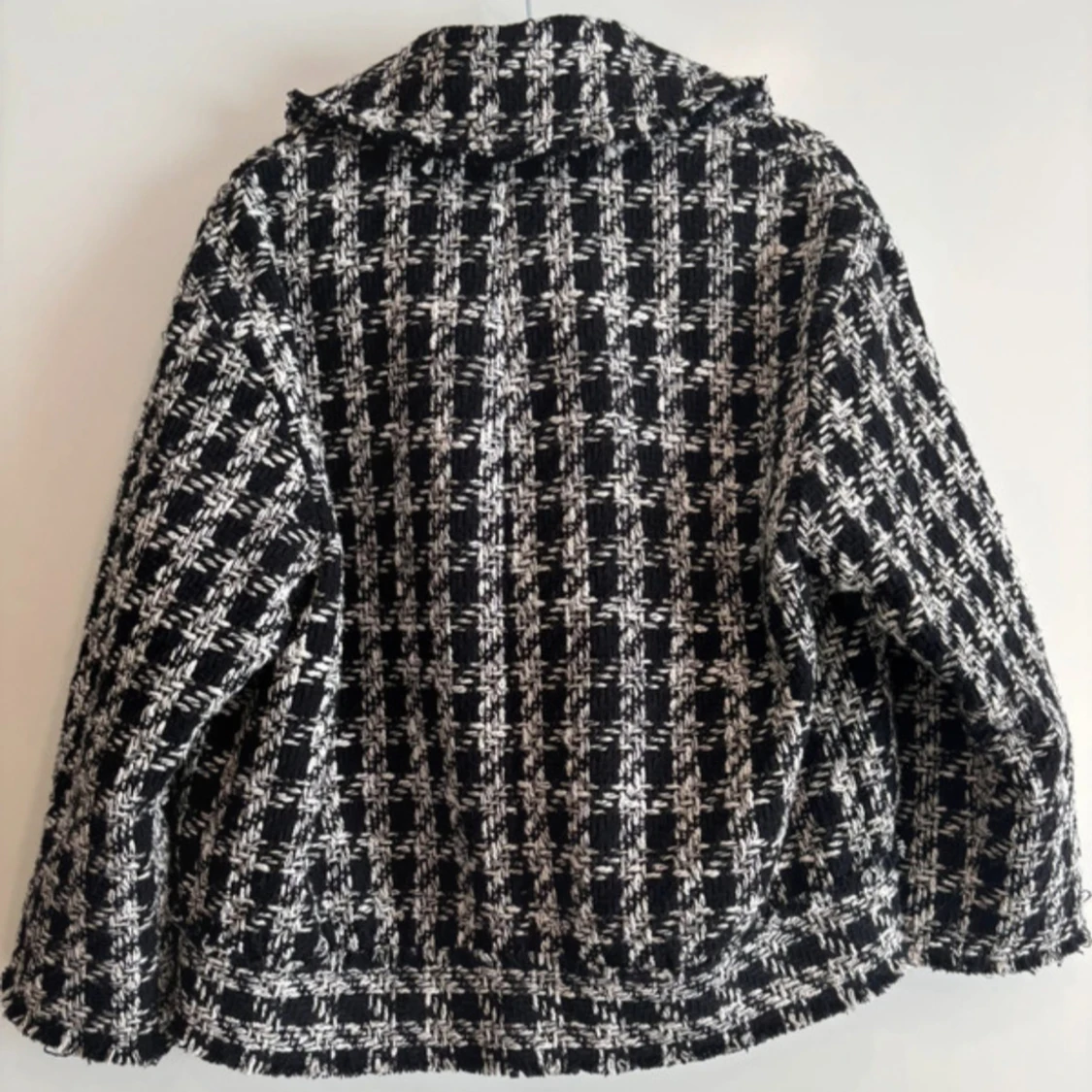 Rutig svartvit tweed jacka från H&M - 3