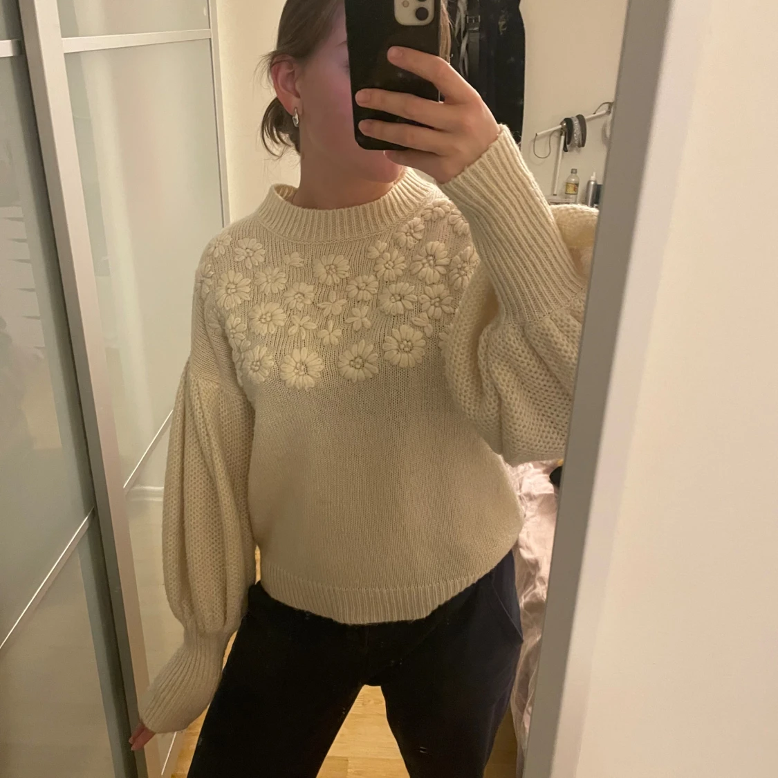 Beige stickad blommig tröja NA-KD - 2