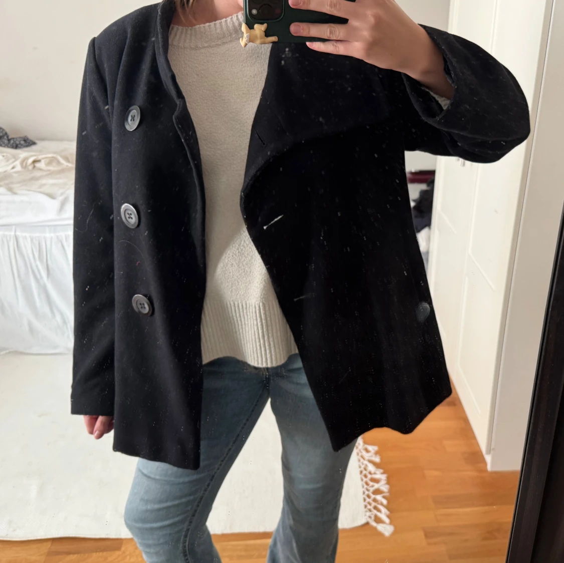 Svart skepparkavaj med stora knappar - 1