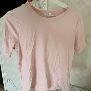 Basic T-shirt  - Från Gina! I bra skick! 