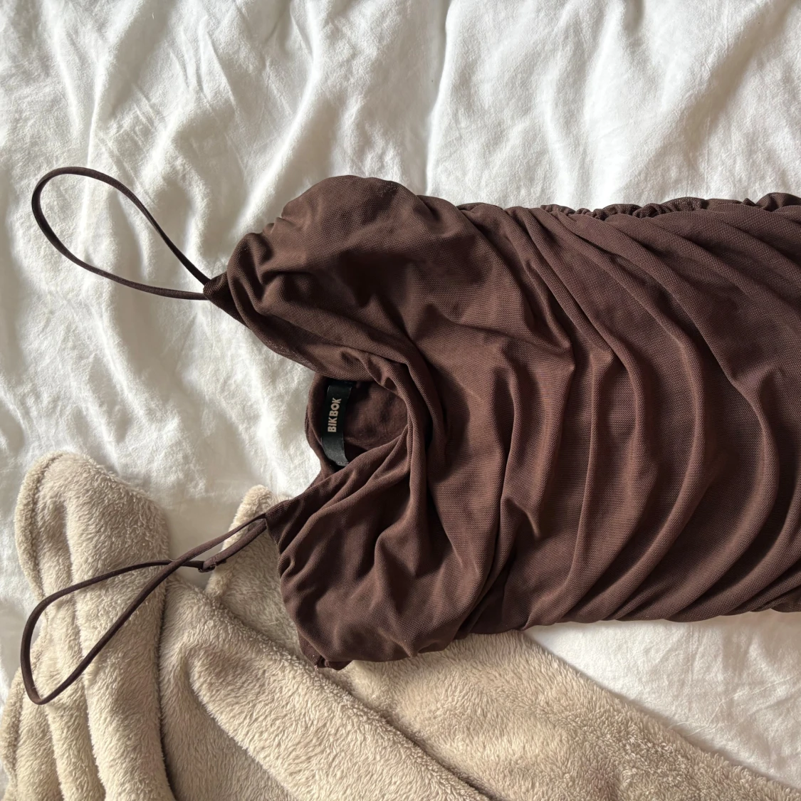 Brun omlottklänning från Bik Bok - 1