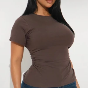 Fashionnova tröja - Fashionnova tröja helt ny med tags kvar. Strl M