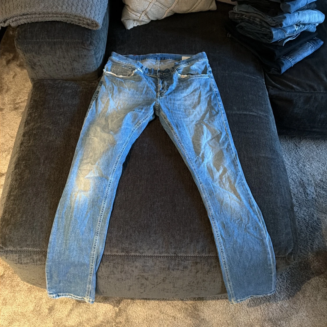 Dondup ljusblå jeans strl 33