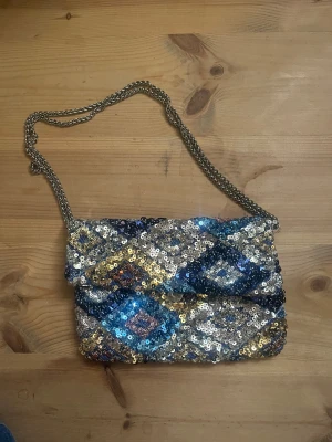 Paljettväska från Becksöndergaard - Såå snygg väska med paljetter, perfekt till fest från Beck söndergaard❤️❤️