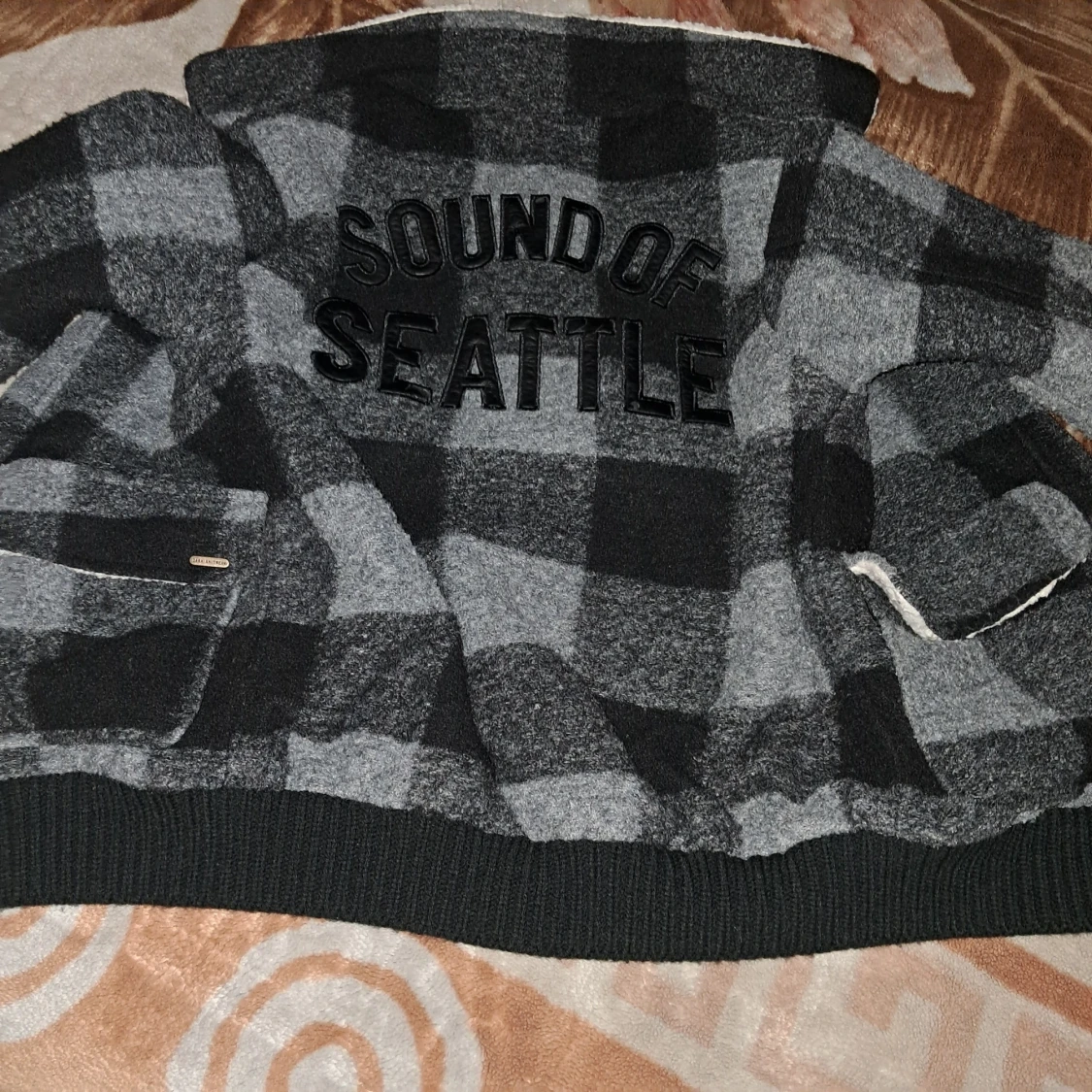 Gråmelerad teddyjacka med Sound of Seattle - 2