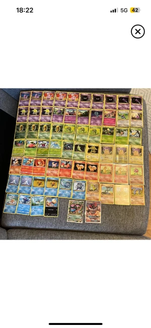 Pokémonkort samling med M Venusaur EX & Incineroar GX - Stor samling Pokémonkort med färgstarka motiv, inklusive sällsynta M Venusaur EX och Incineroar GX. Perfekt för dig som vill börja samla, spela eller byta med vänner! Skapa din egen deck och utmana andra i spännande Pokémonstrider.