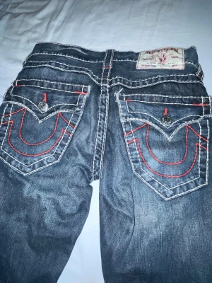 True religion  - Snygga true religion jeans, knappt använda, skriv om ni har frågor osv!💕 