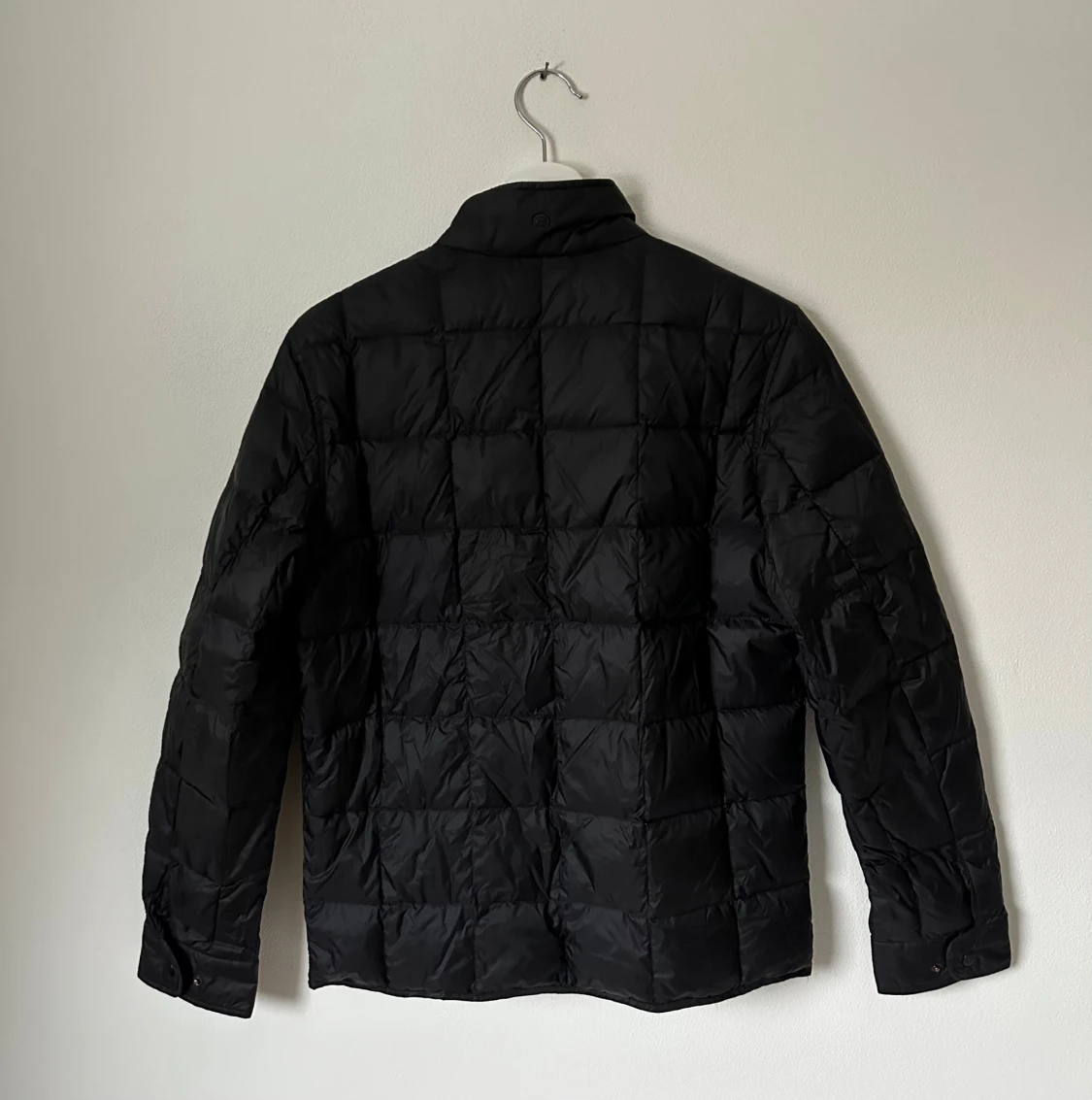 Svart quiltad dunjacka Massimo Dutti - 1