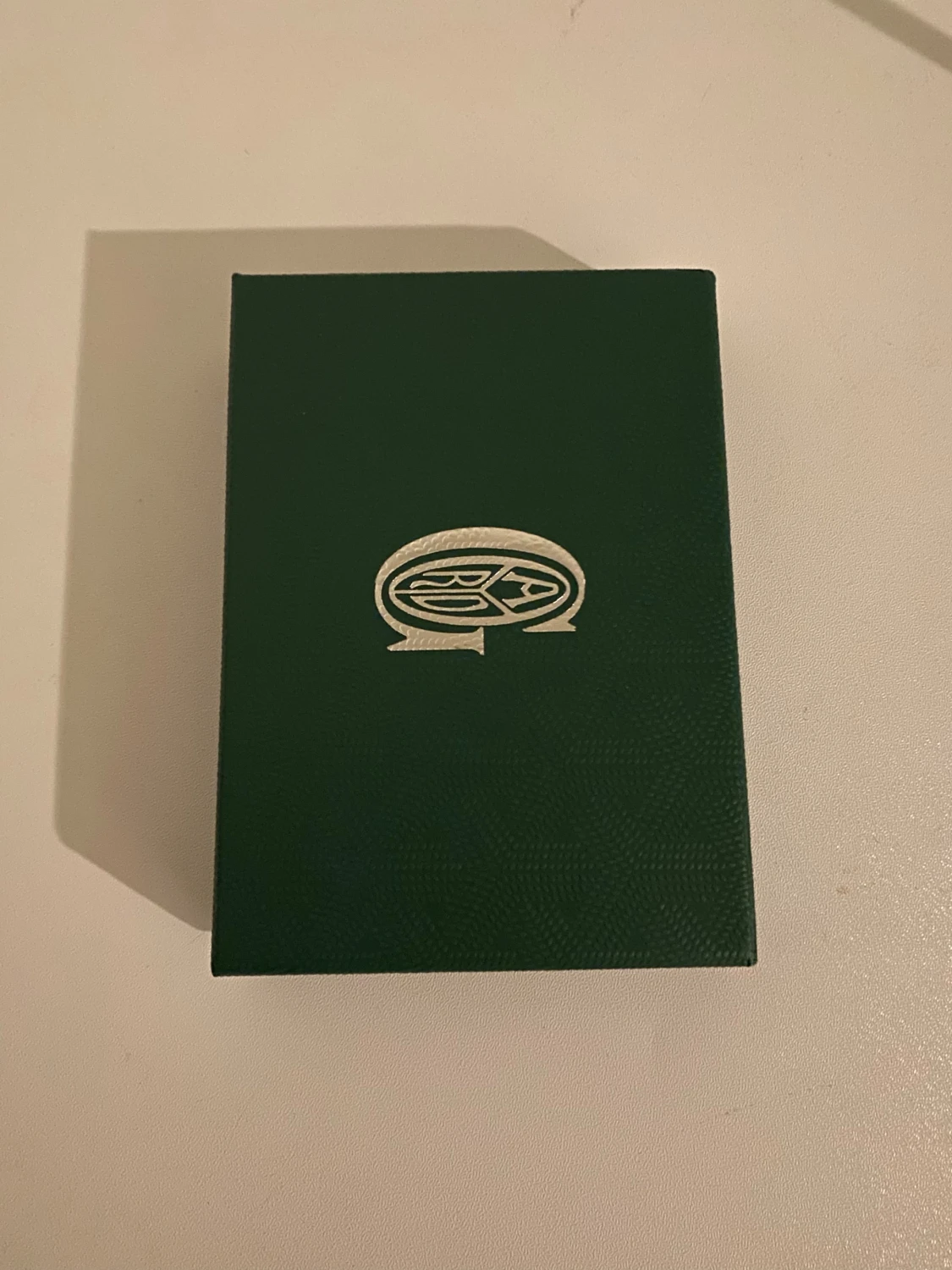 G yard grå plånbok med mönster