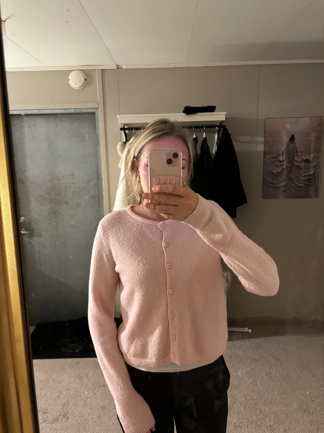 Ljusrosa kofta med knappar - 1