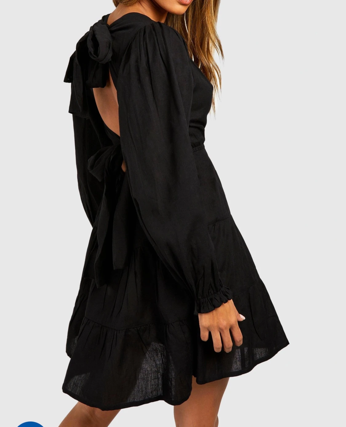 Svart kort klänning med volangärm - 2