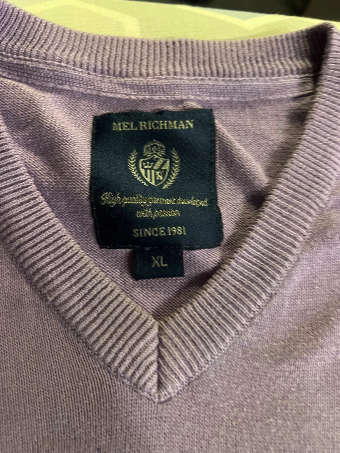 Ljuslila v-ringad tröja Mel Richman XL - 2