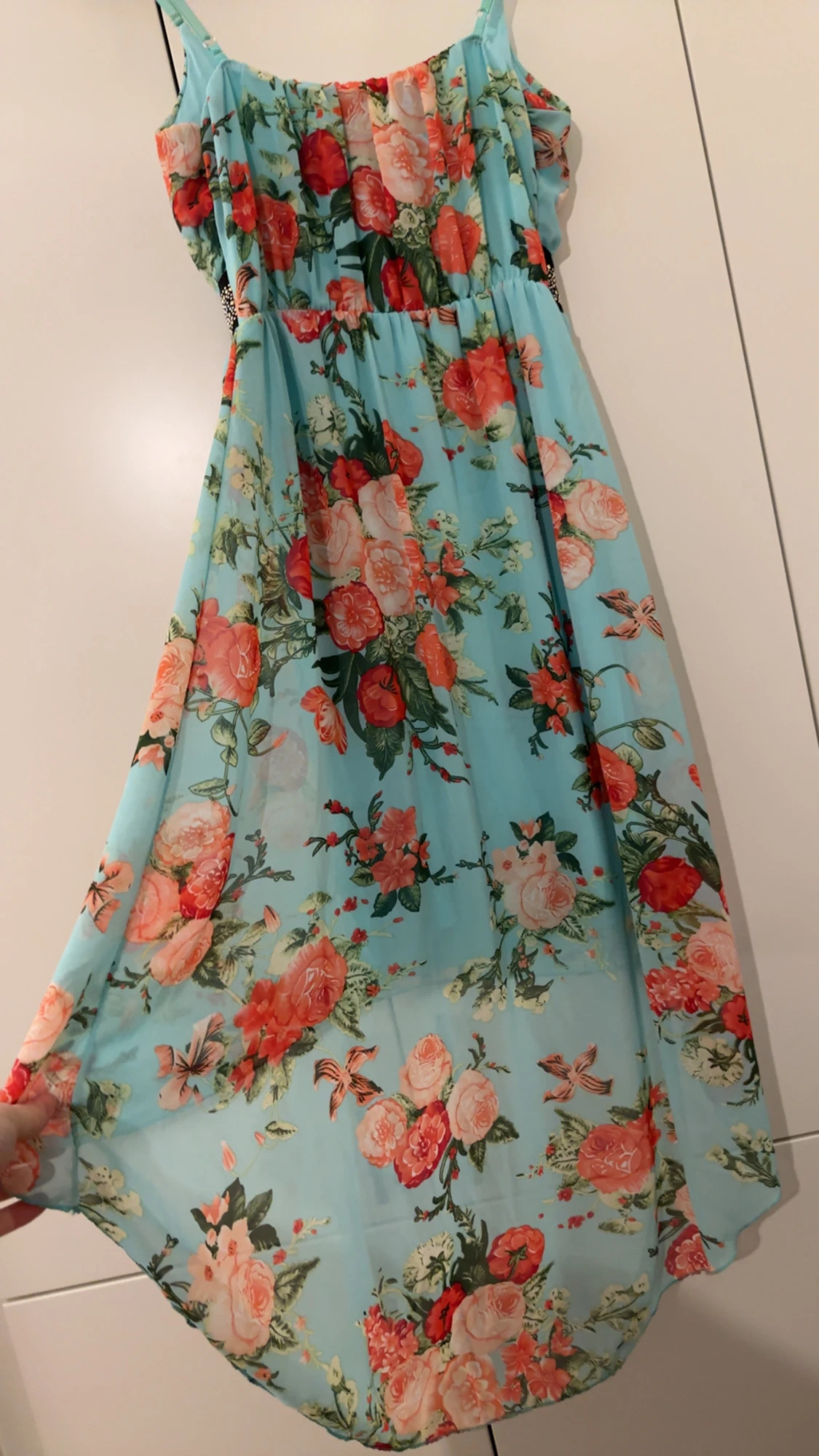 Blommig klänning med pärldetaljer - 1