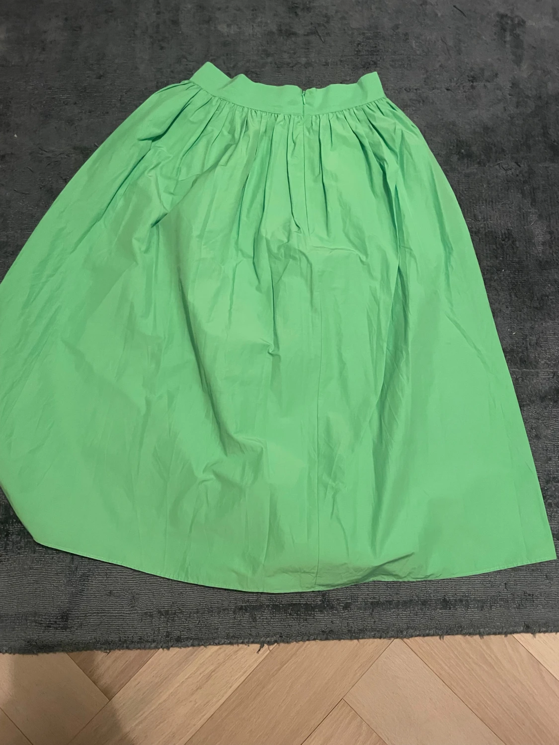 Grön långkjol från H&M - 1