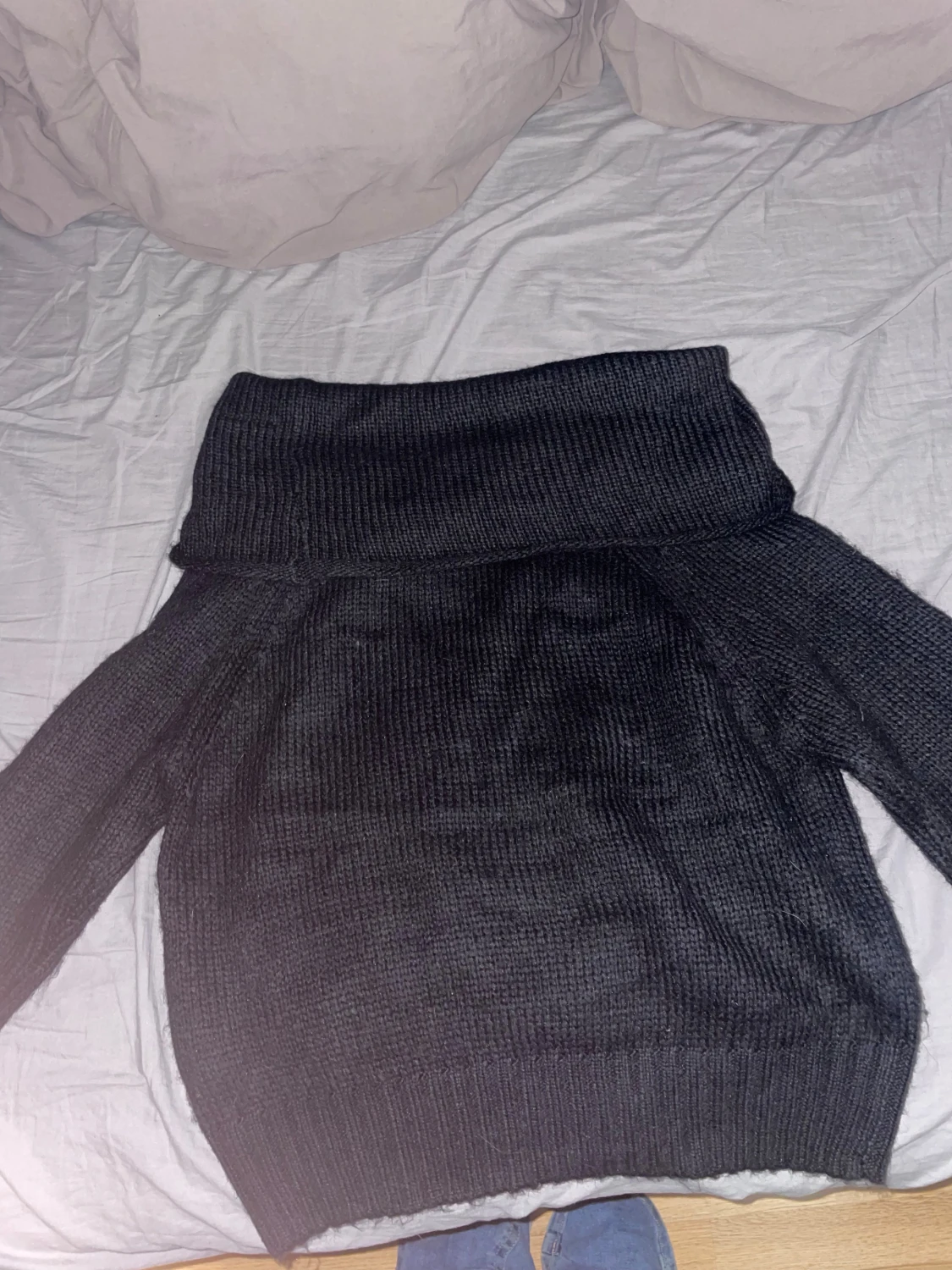 Svart offshoulder stickad tröja - 3