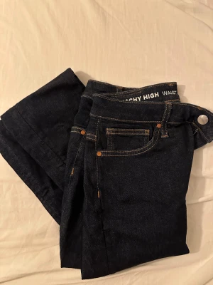 Mörkblå high waist jeans - Skinny jeans storlek M 