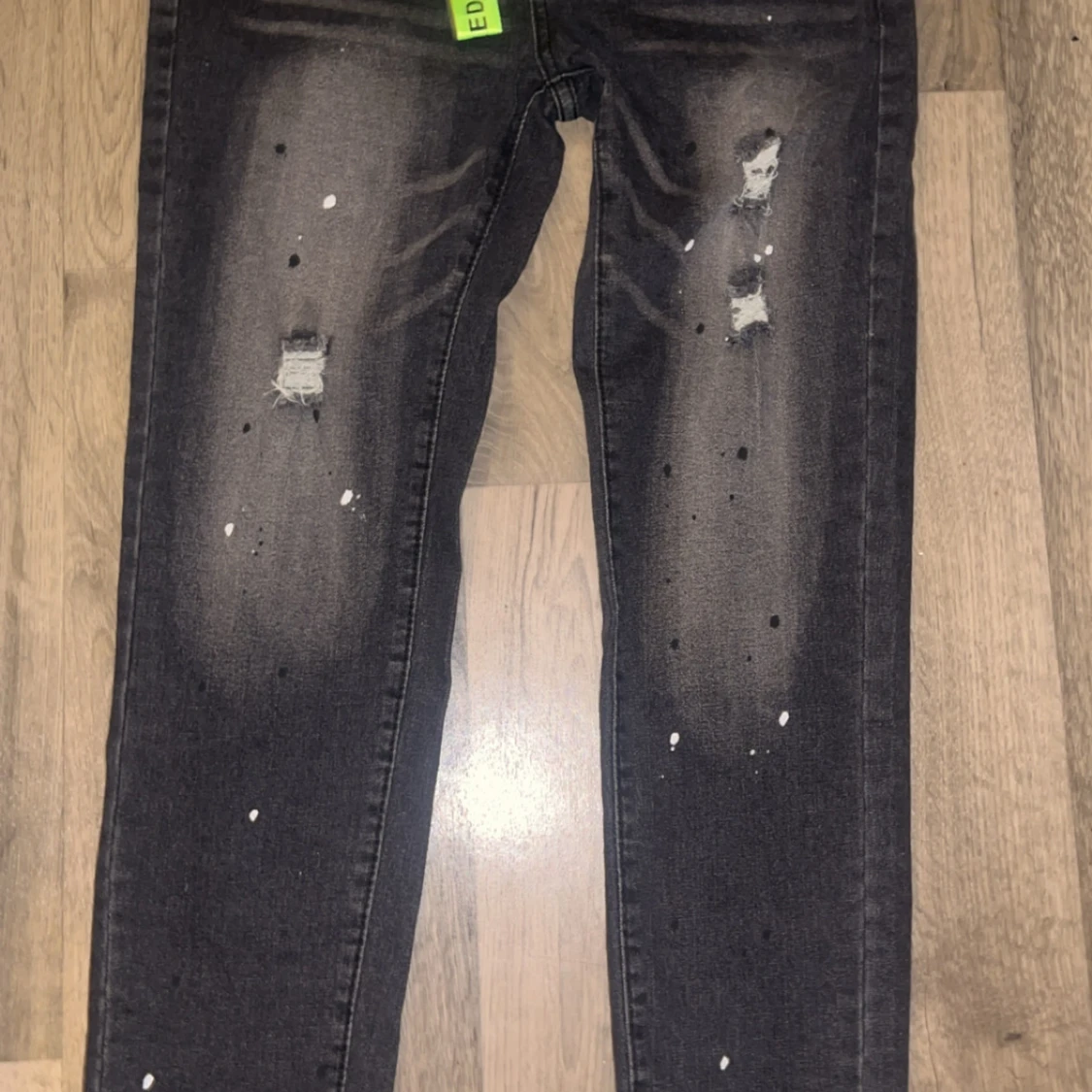 Svarta skinny jeans med slitningar - 1