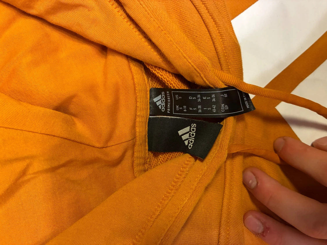 Orange hoodie från Adidas med logga - 2