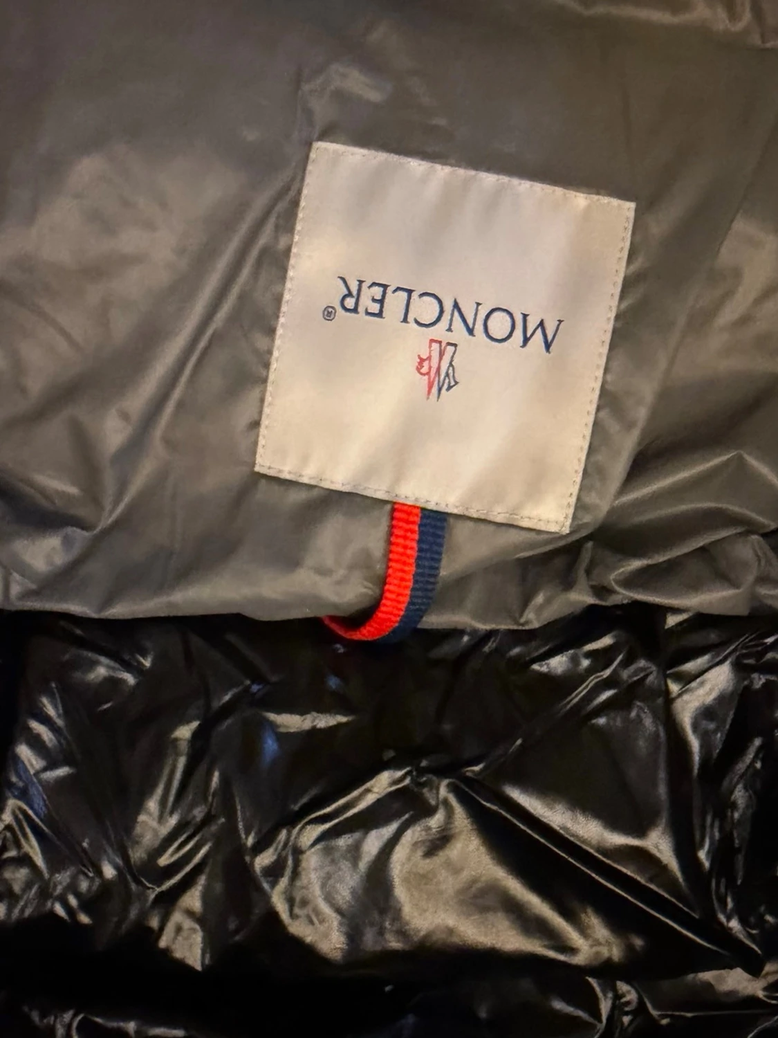 Svart Moncler pufferjacka med huva - 5