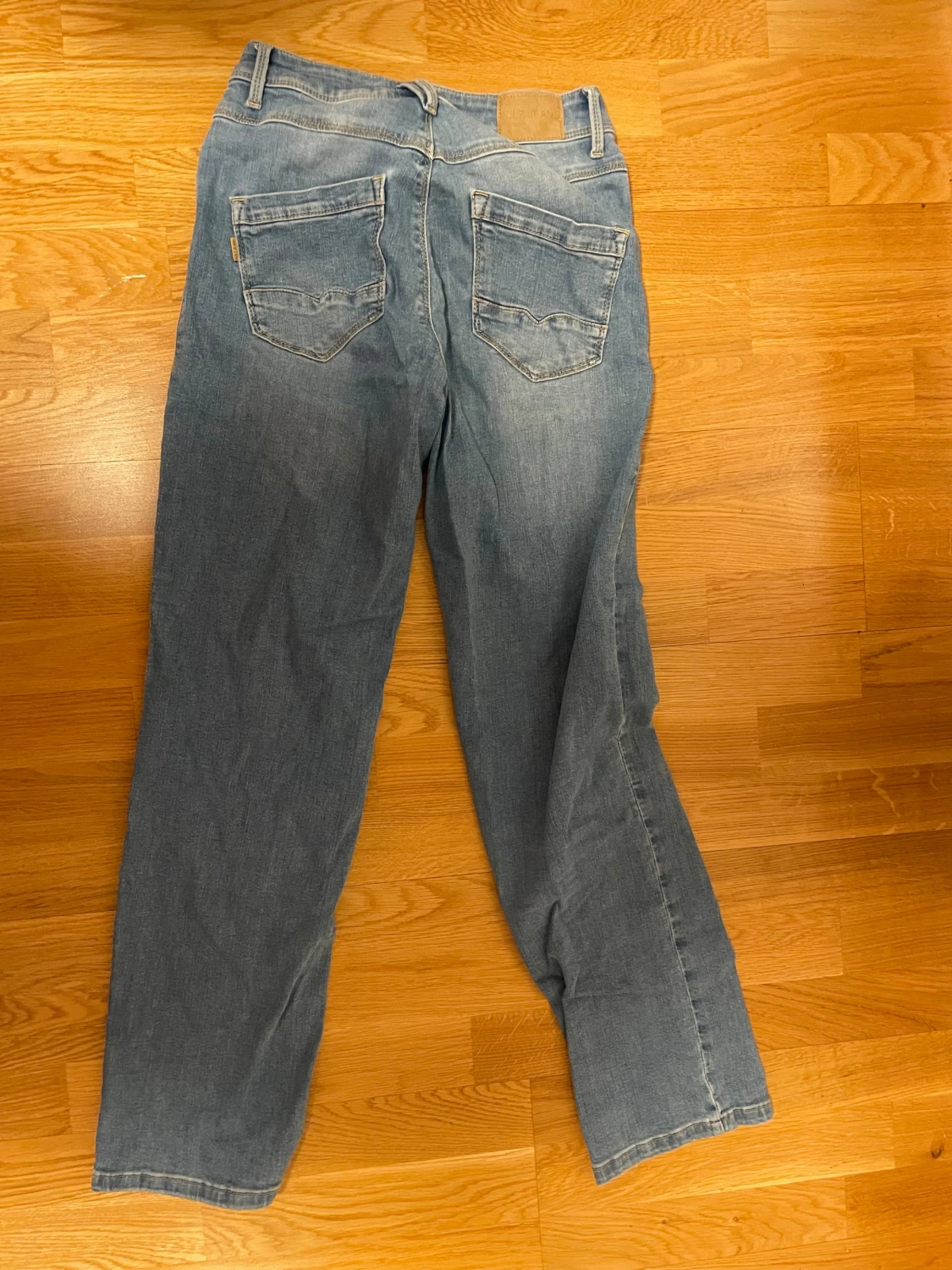 raka ljusblå jeans - 1