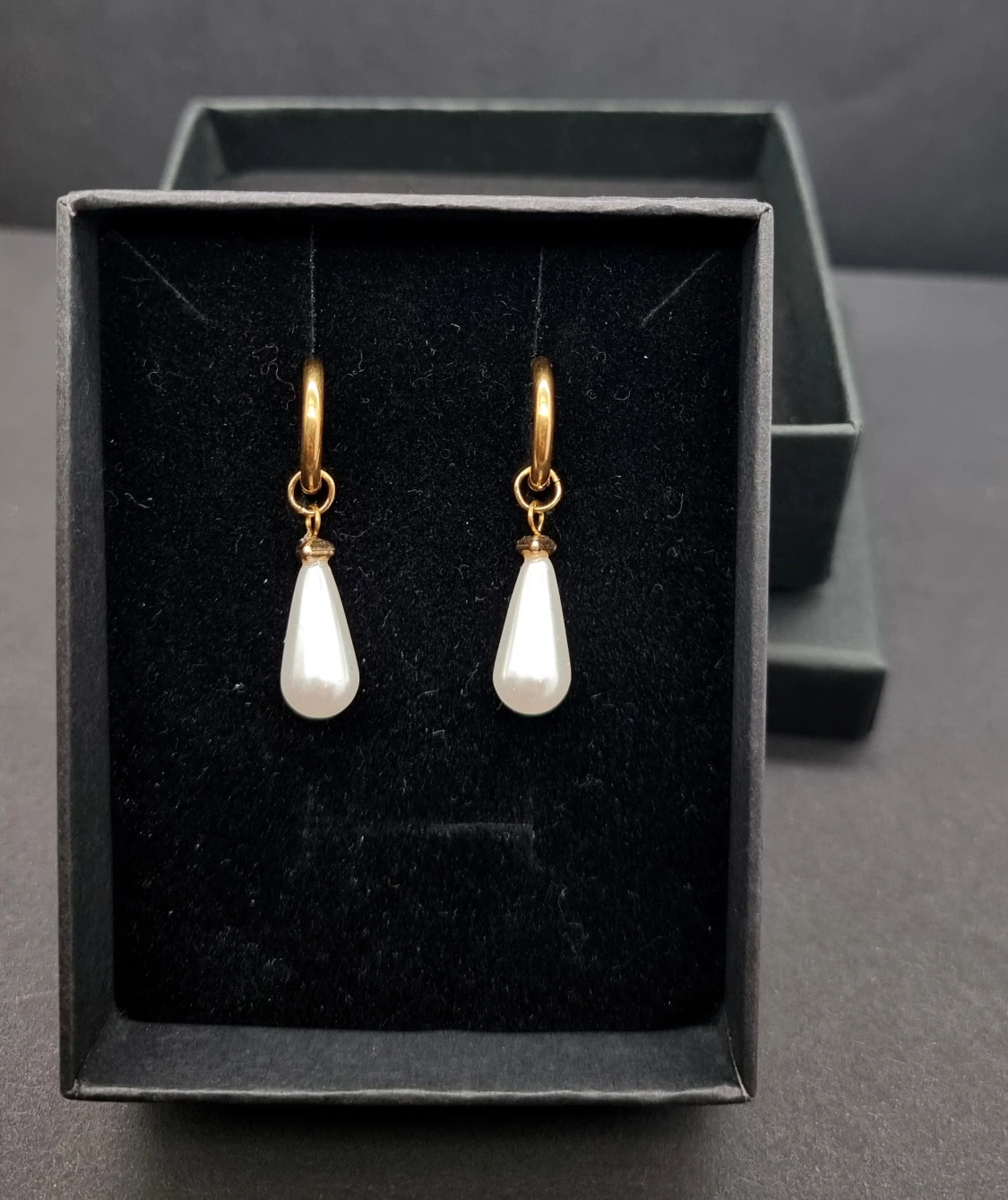 Handgjorda örhängen med pärldroppar  - 1