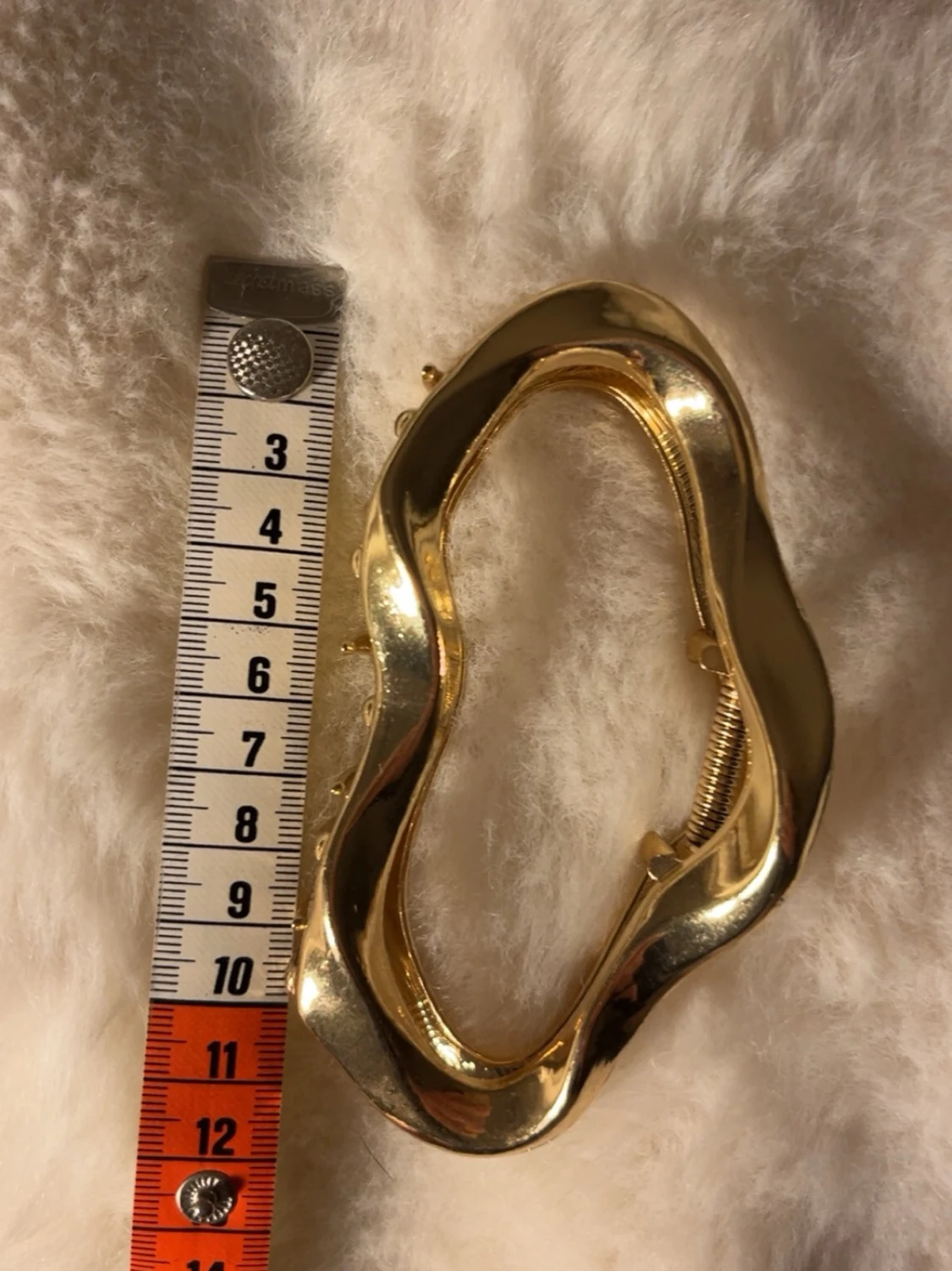 Snygg guldig hårklämma ! - 2