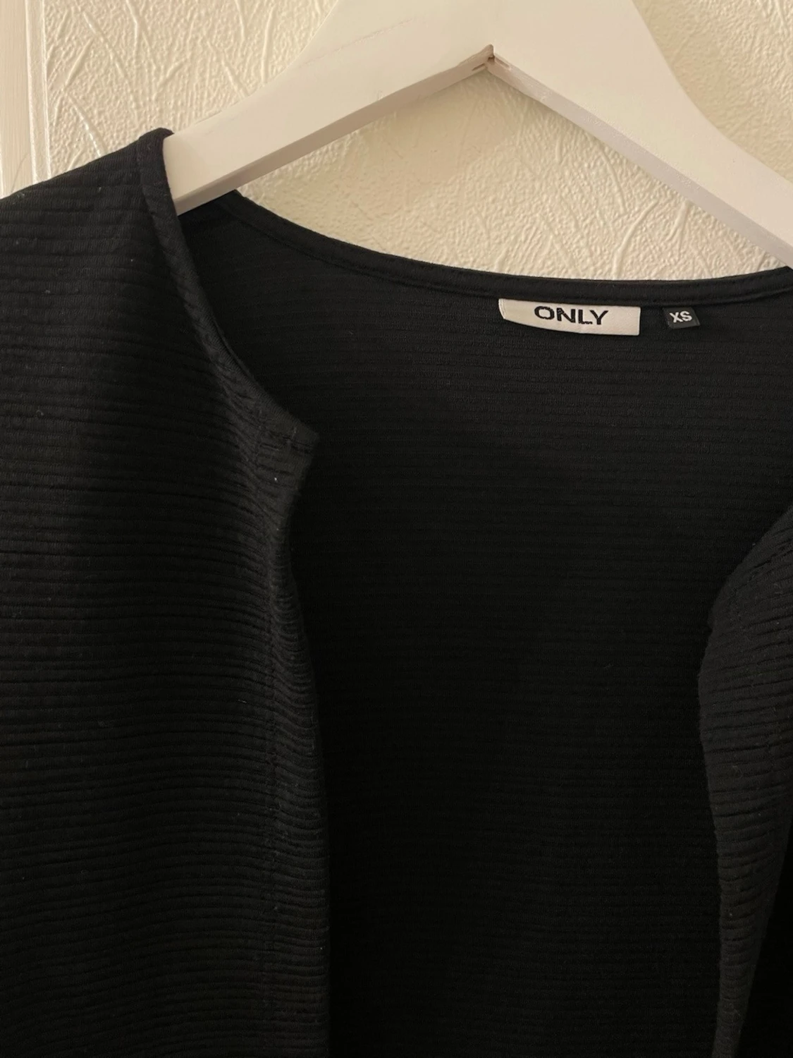 Svart ribbad cardigan jacka från ONLY - 1