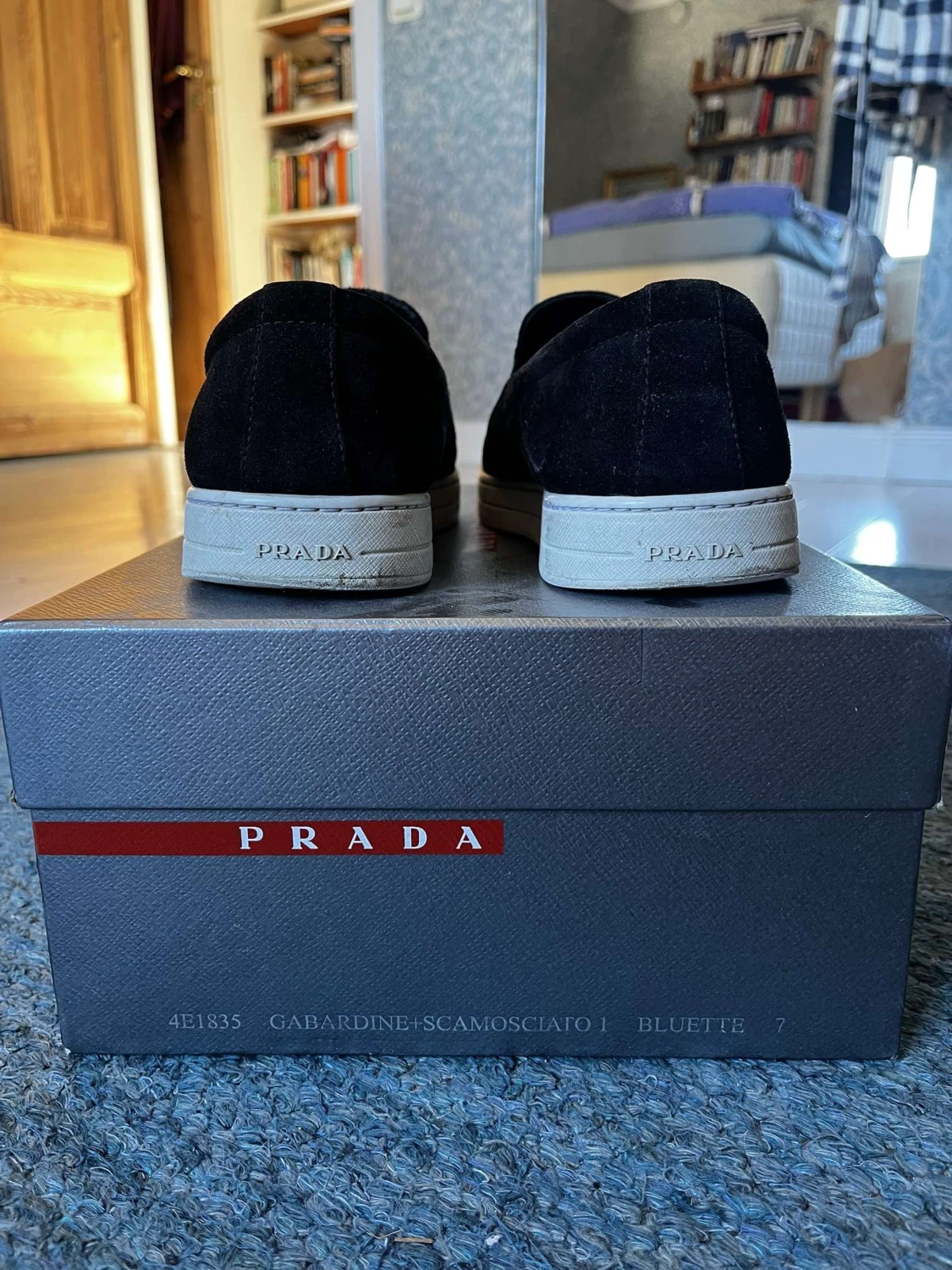 Svarta slip-on sneakers från Prada - 4