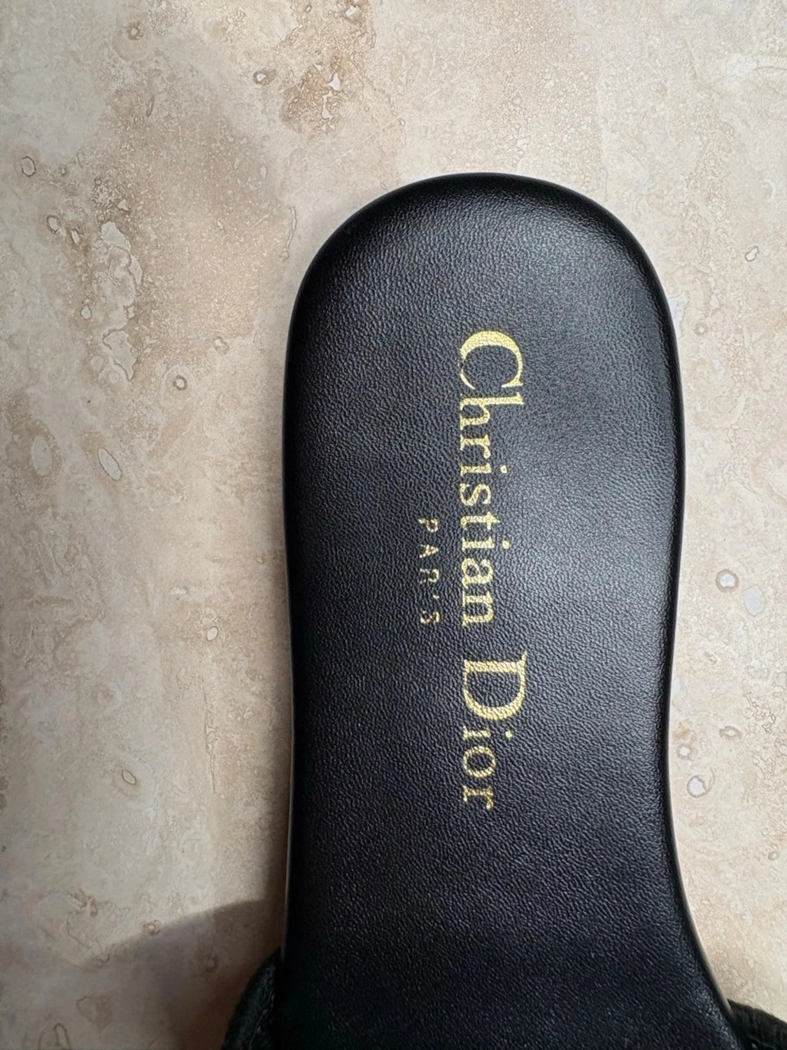 Di🅾️r tofflor  - 1