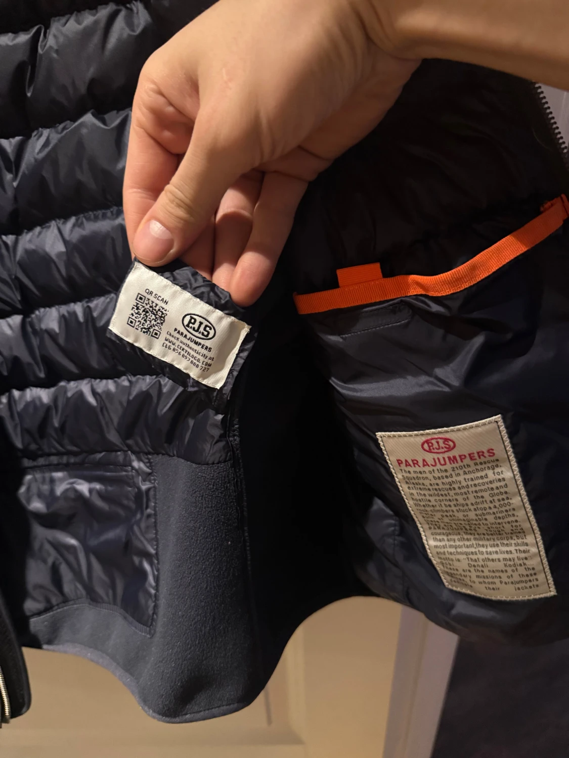 Mörkblå dunväst från Parajumpers XL - 2