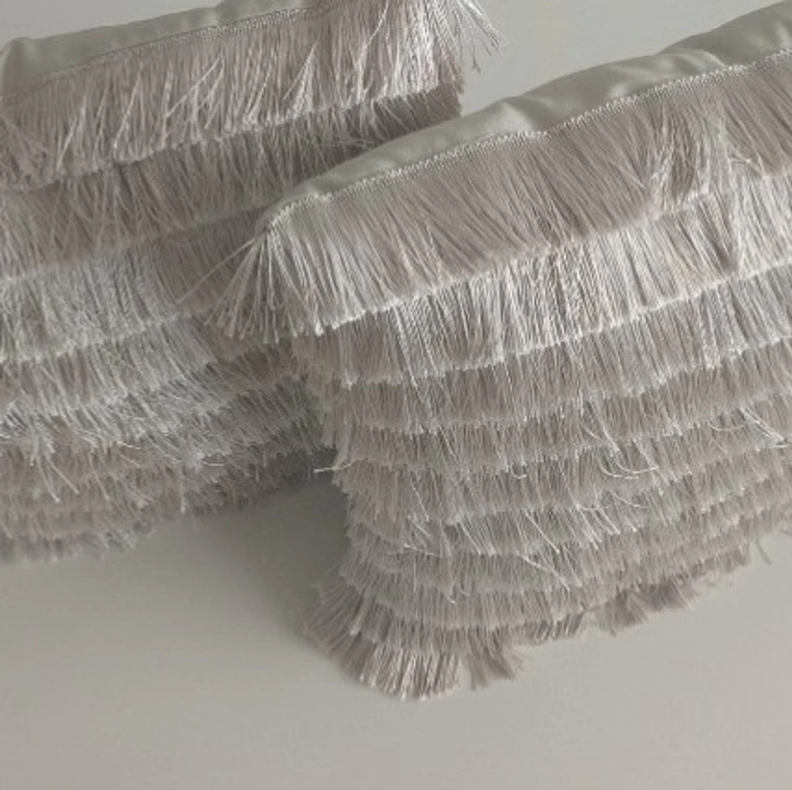 Två kuddfodral med fransar  - 1